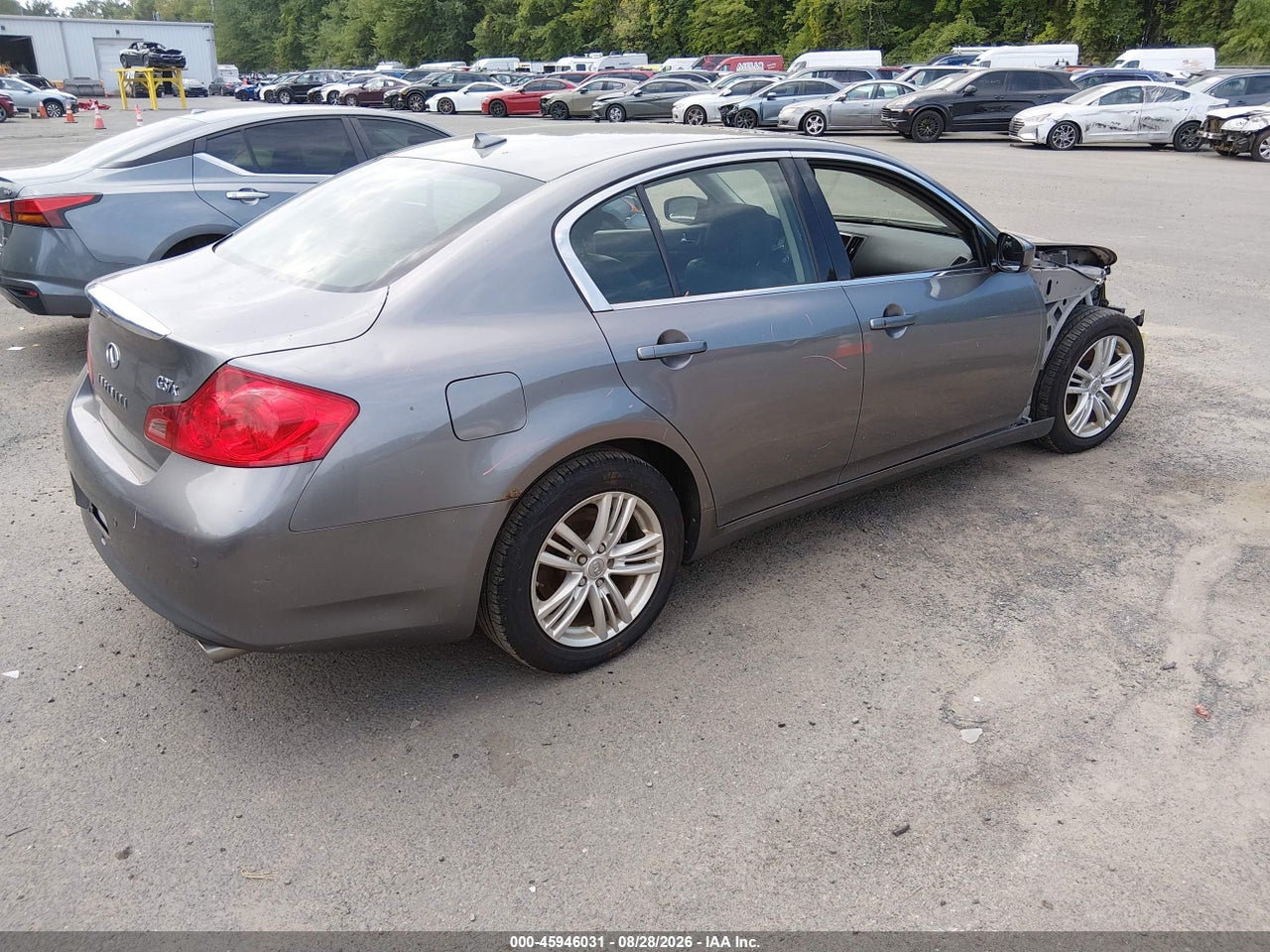 2012 INFINITI G37X   · 4/11
