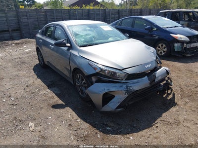 3KPF24AD6NE****** · 2022 KIA FORTE LXS