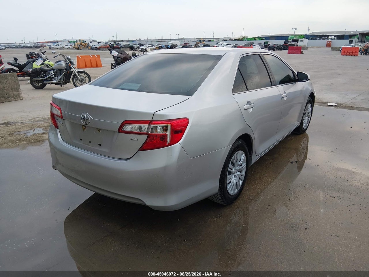 2013 TOYOTA CAMRY LE · 4/11