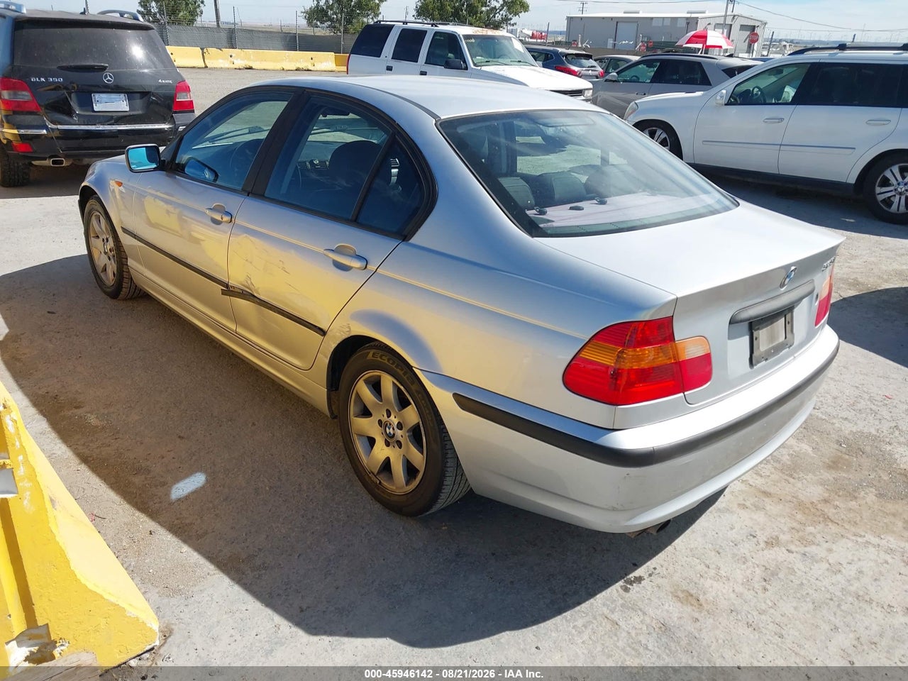 2003 BMW 325I · 3/11