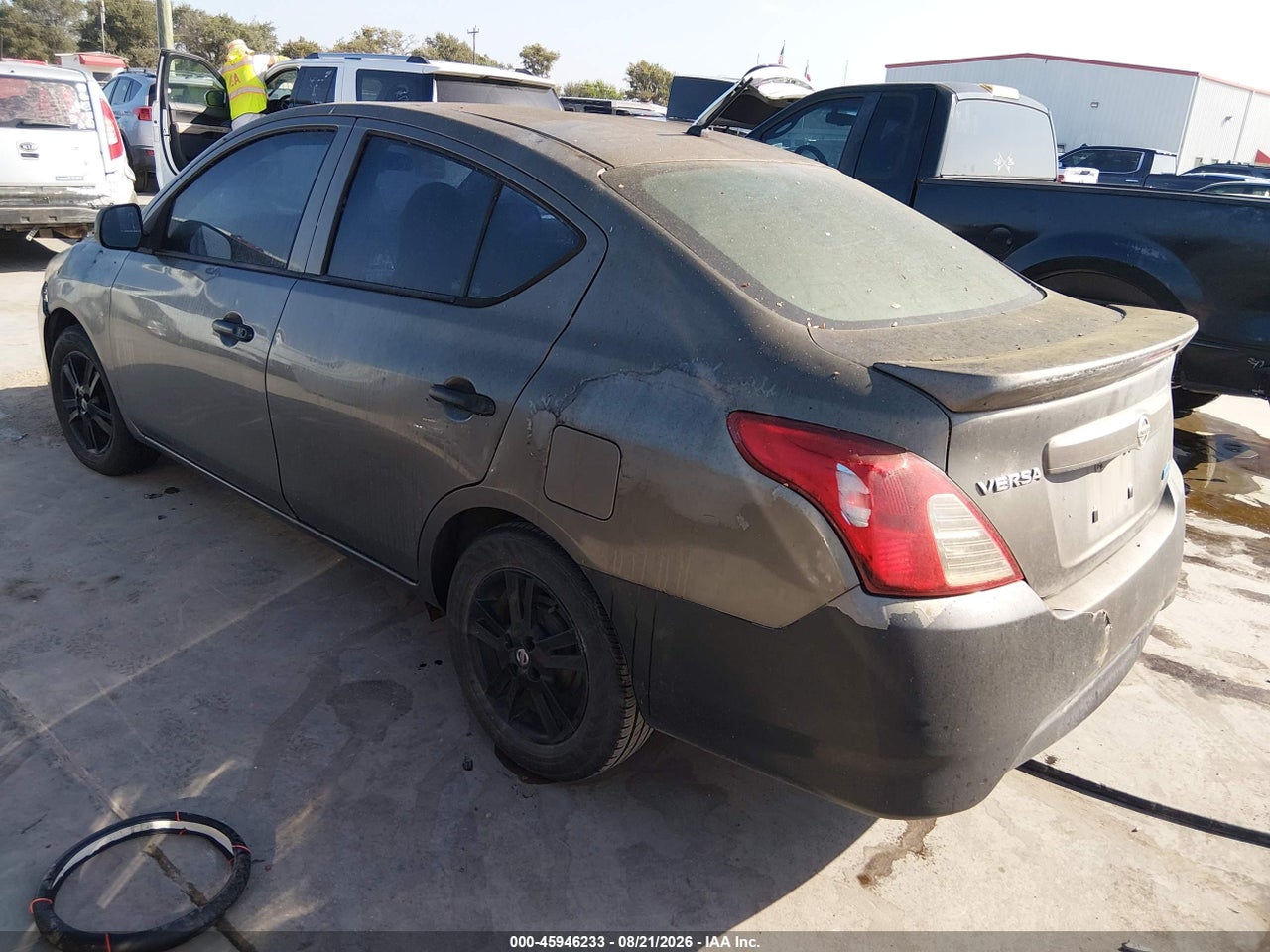 2015 NISSAN VERSA 1.6 S+ · 3/11