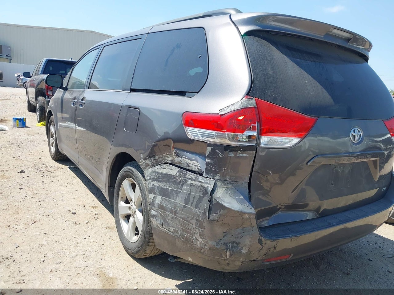 2014 TOYOTA SIENNA LE V6 8 PASSENGER · 6/11