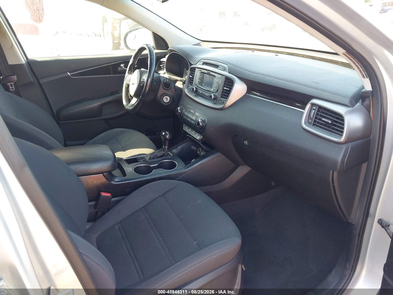 2016 KIA SORENTO 2.4L LX · 5/11