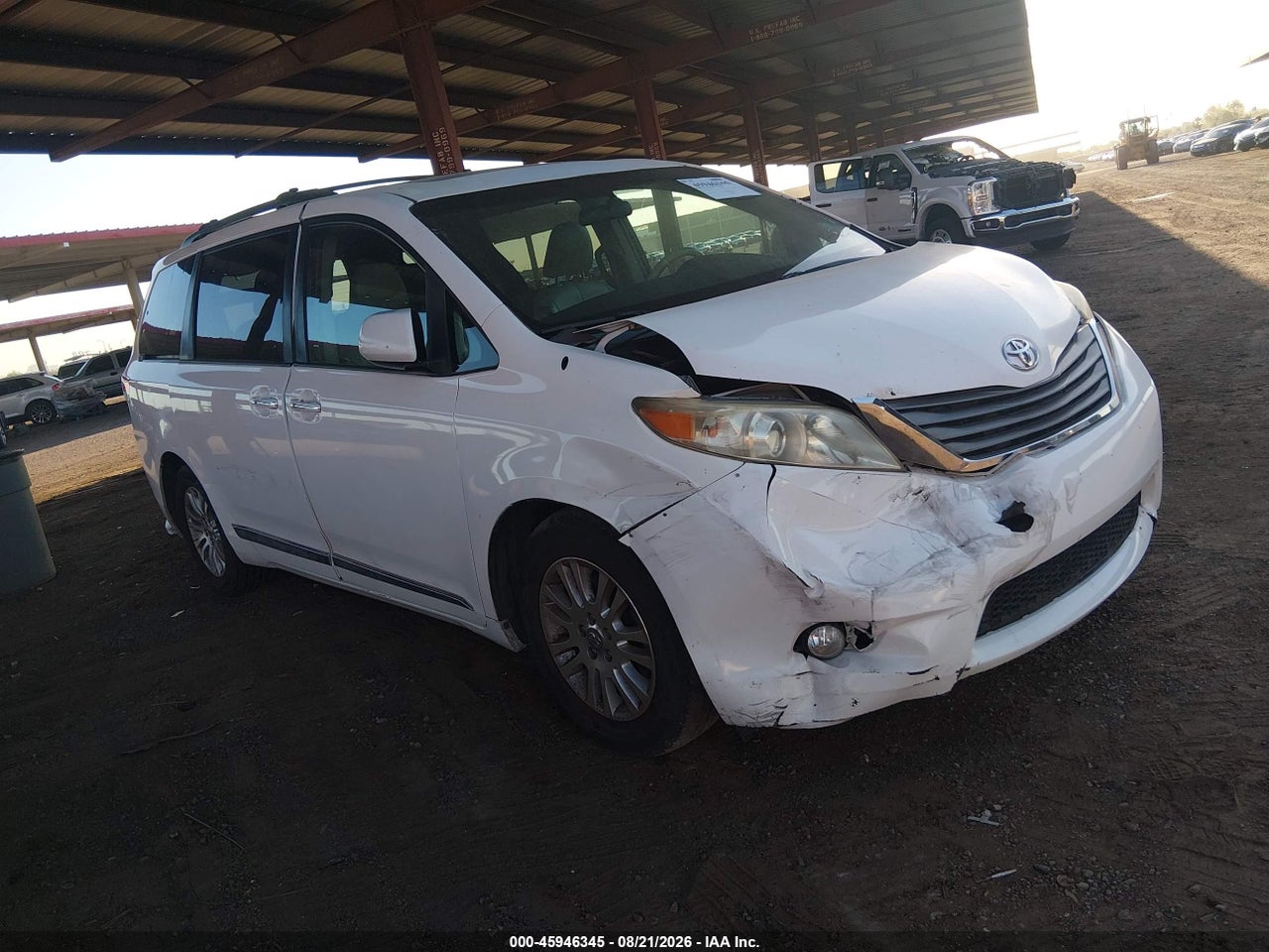 2012 TOYOTA SIENNA XLE V6 8 PASSENGER