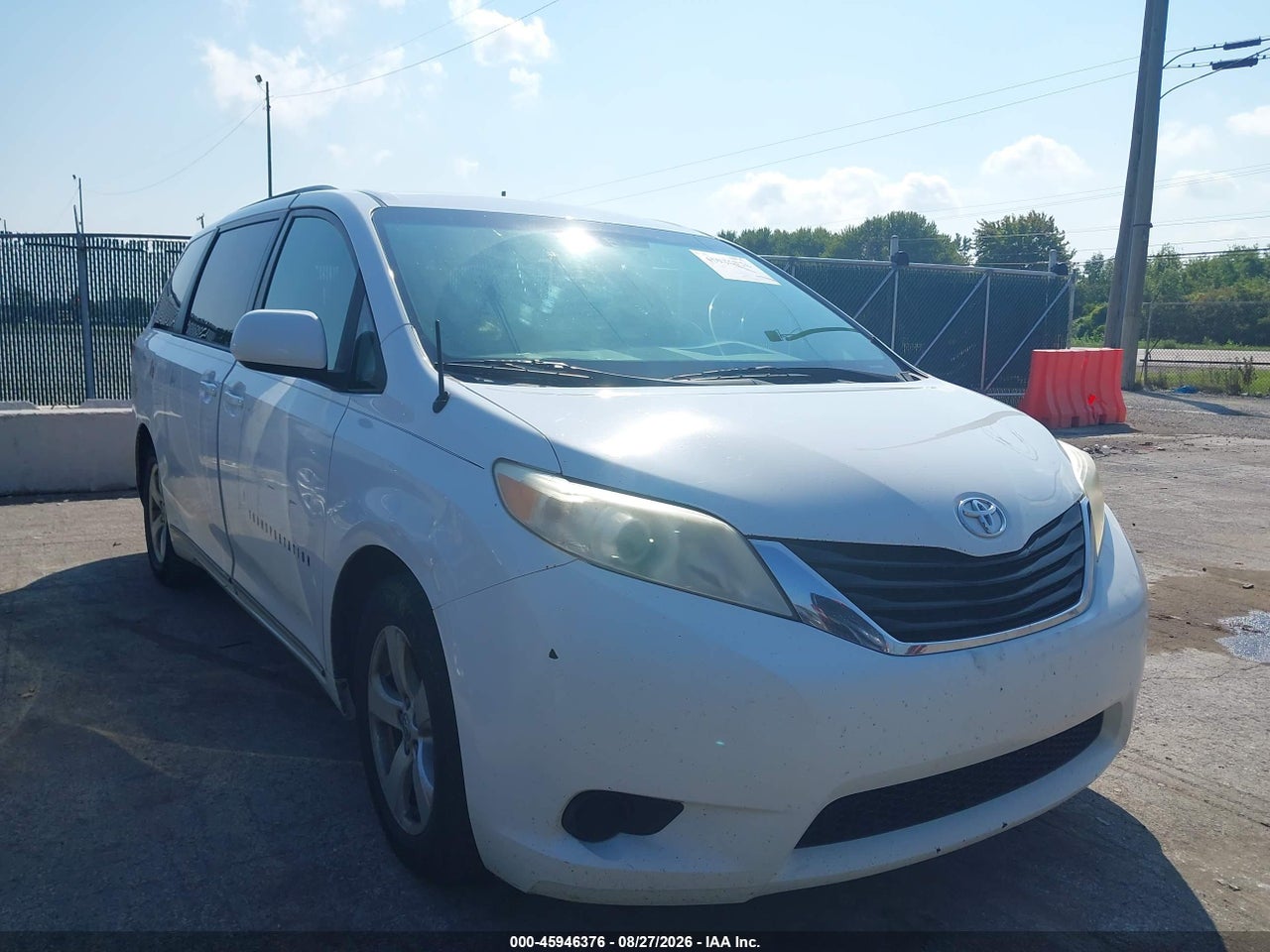 5TDKK3DC9DS****** · 2013 TOYOTA SIENNA LE V6 8 PASSENGER