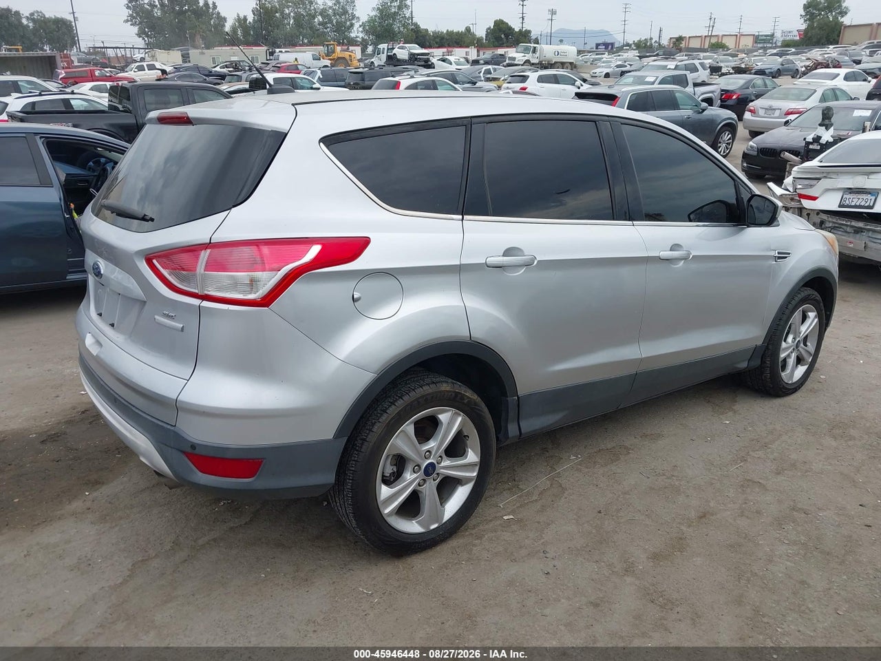 2016 FORD ESCAPE SE · 4/11