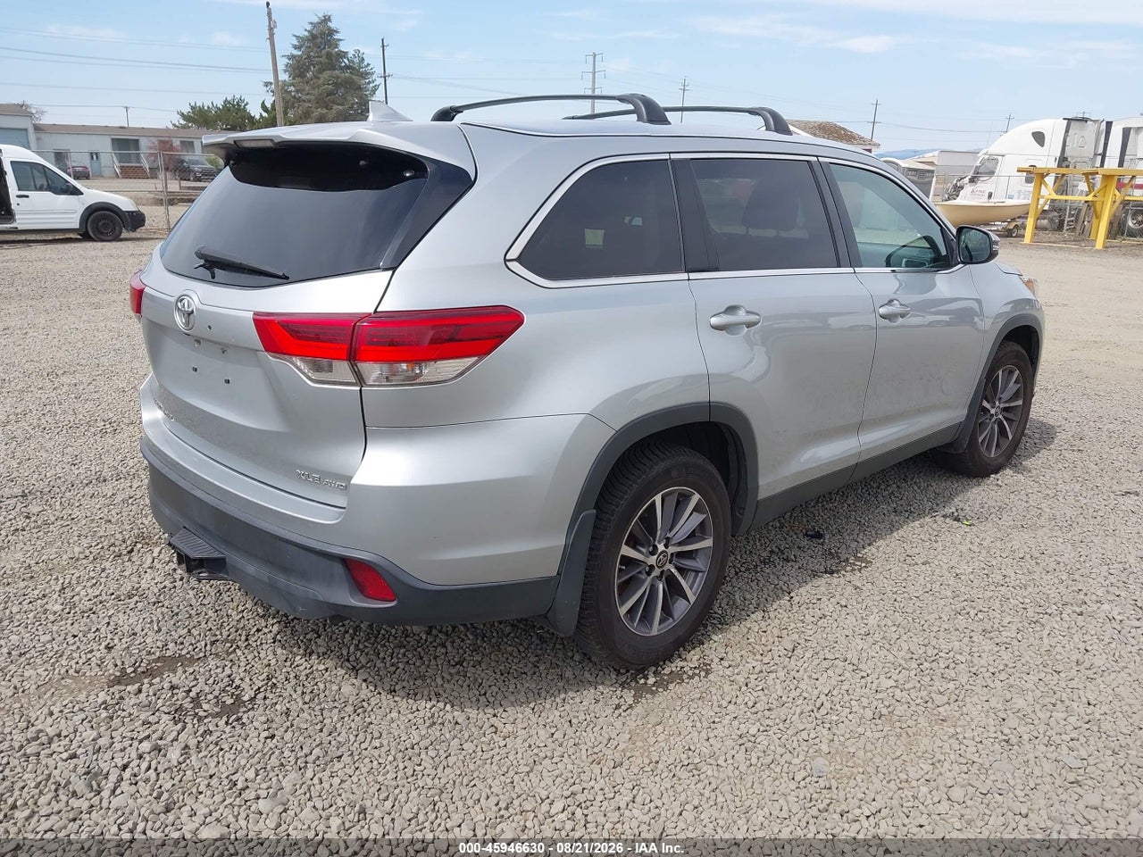2019 TOYOTA HIGHLANDER XLE · 4/11