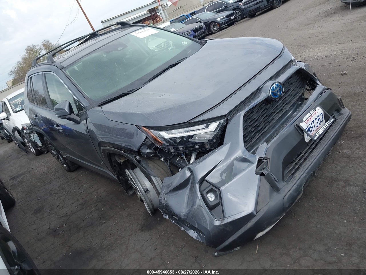 JTMB6RFV4RD****** · 2024 TOYOTA RAV4 HYBRID XLE PREMIUM