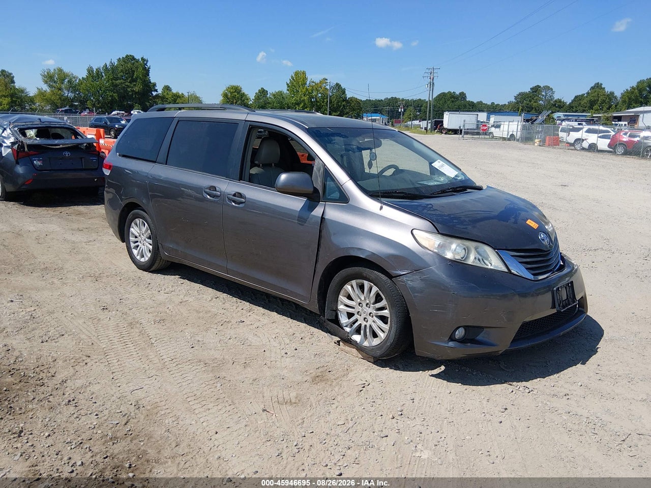 2011 TOYOTA SIENNA XLE V6