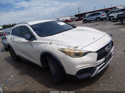SJKCH5CR7JA****** · 2018 INFINITI QX30 LUXURY