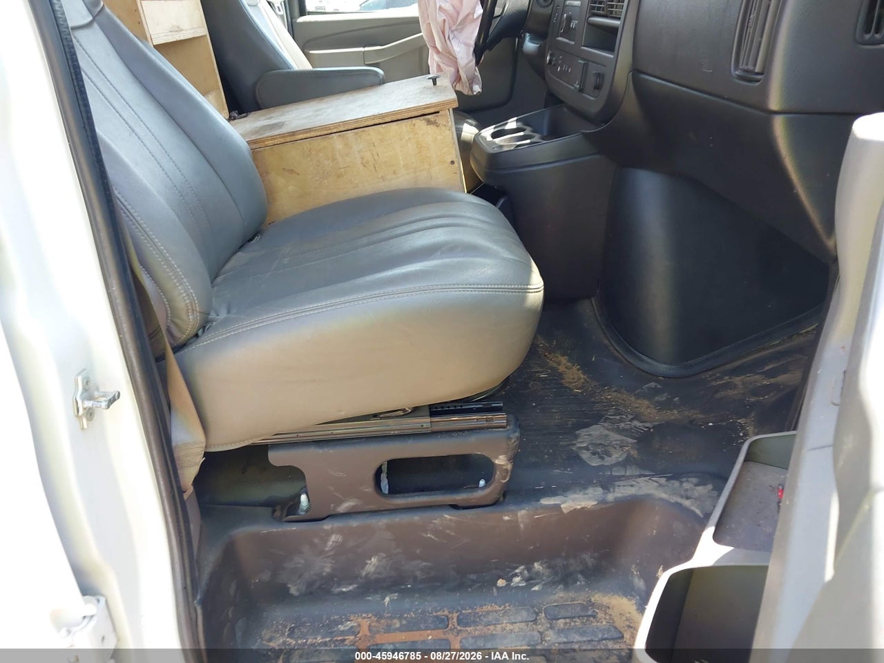2019 CHEVROLET EXPRESS 2500 WORK VAN · 5/10