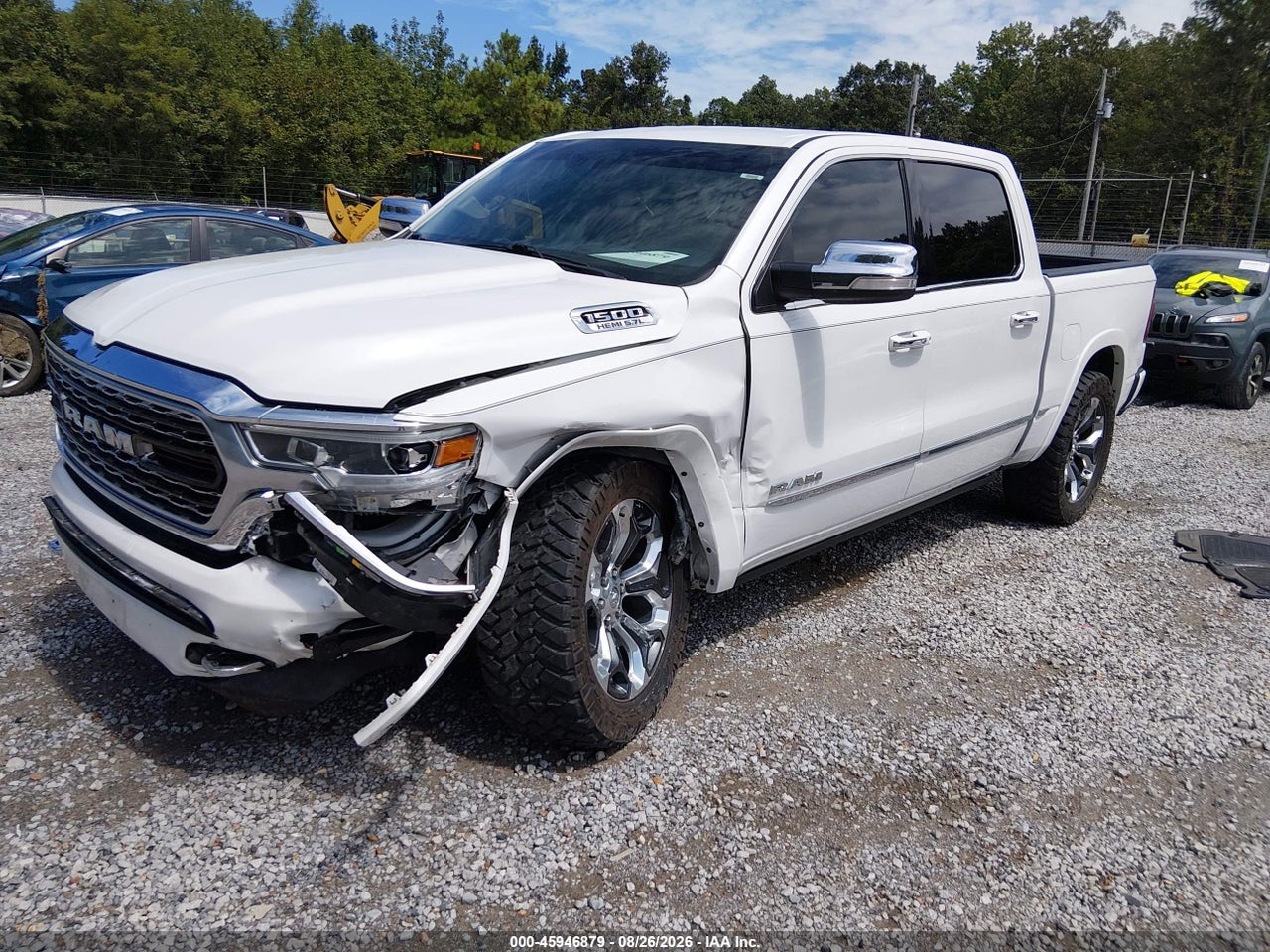 2019 RAM 1500 LIMITED  4X4 5'7 BOX · 2/11