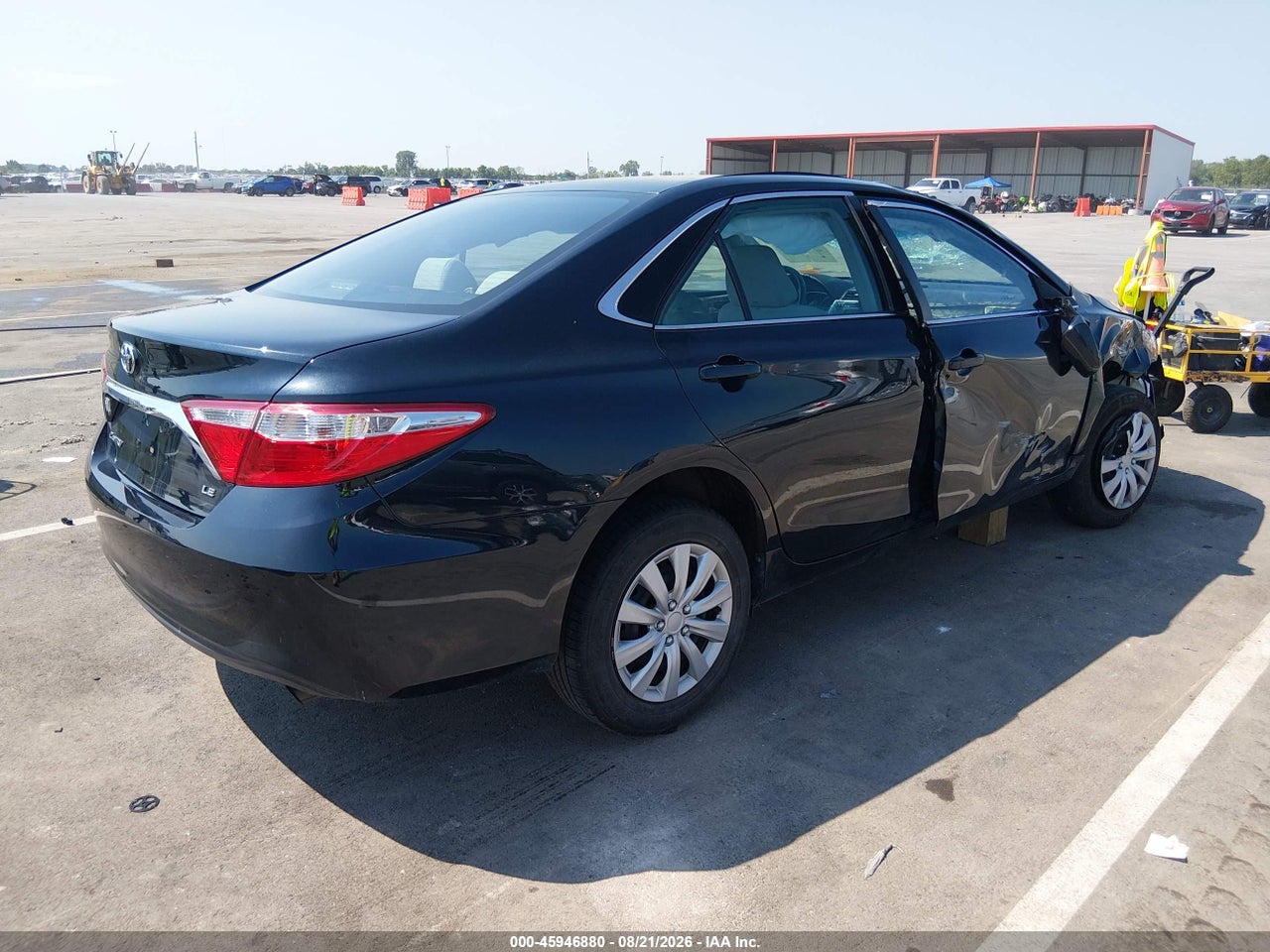 2017 TOYOTA CAMRY LE · 4/11