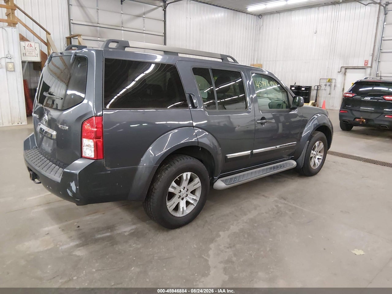 2012 NISSAN PATHFINDER SILVER · 4/11