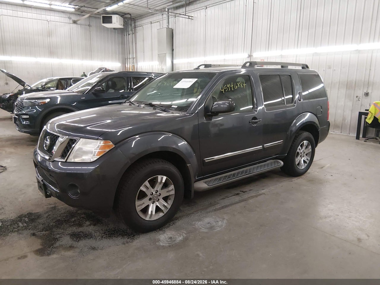 2012 NISSAN PATHFINDER SILVER · 2/11