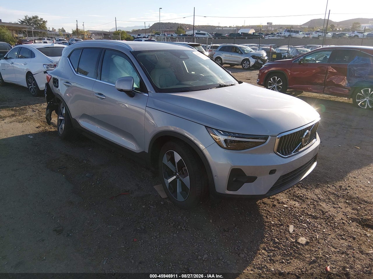 2024 VOLVO XC40 B5 PLUS BRIGHT THEME