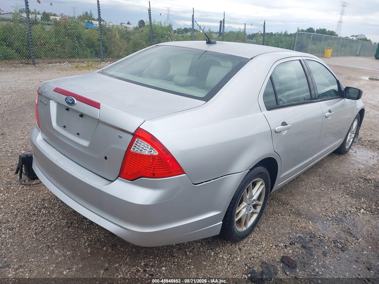 2011 FORD FUSION S · 4/11