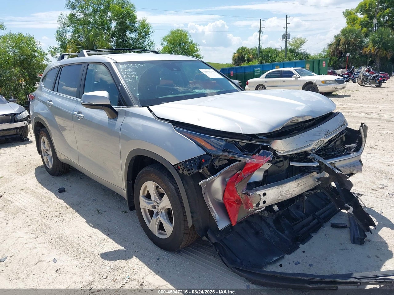 2023 TOYOTA HIGHLANDER HYBRID LE
