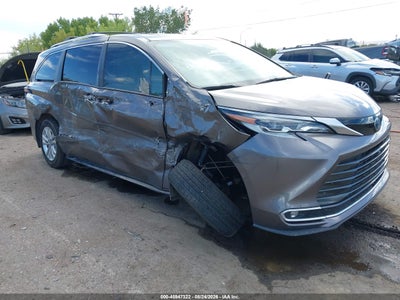 2023 TOYOTA SIENNA PLATINUM