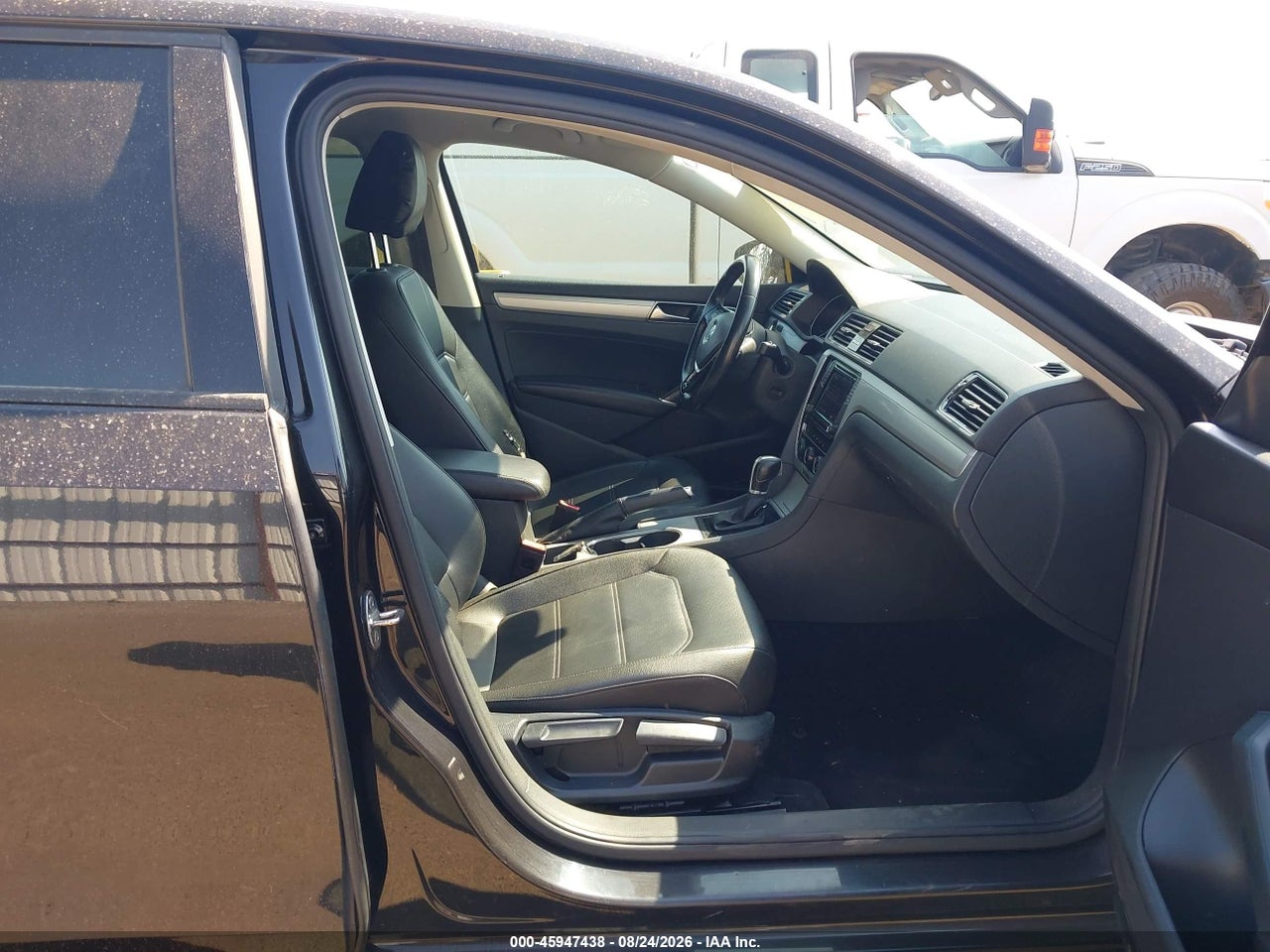 2019 VOLKSWAGEN PASSAT 2.0T WOLFSBURG EDITION · 5/11