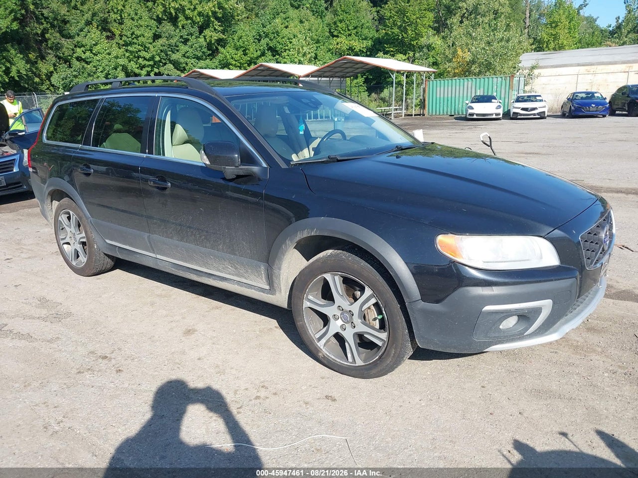 YV4902NK9F1****** · 2015 VOLVO XC70 T6