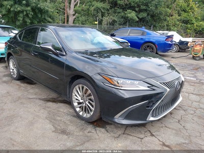 2019 LEXUS ES 300H LUXURY