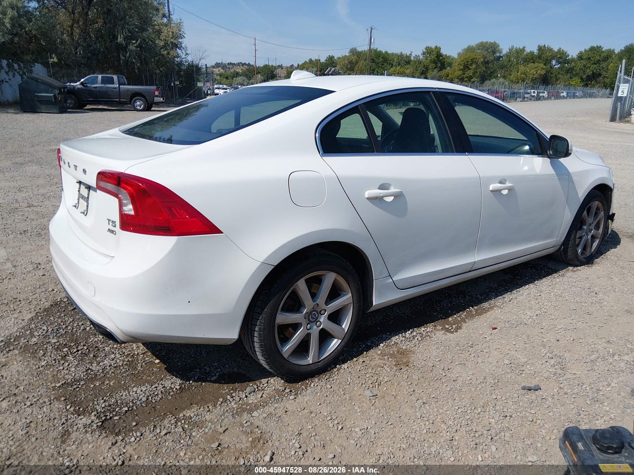 2016 VOLVO S60 T5 PREMIER · 4/11
