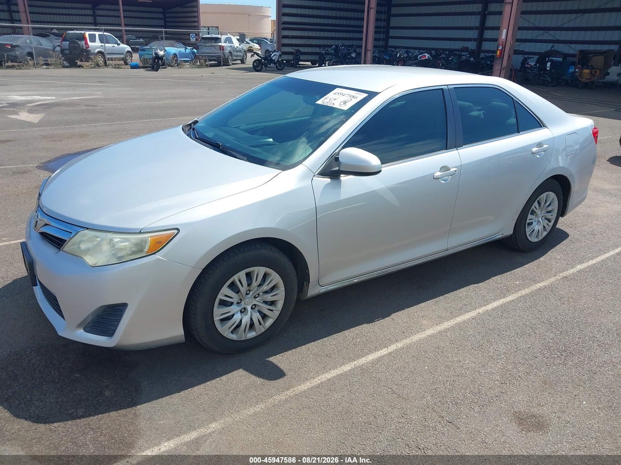 2014 TOYOTA CAMRY LE · 2/11