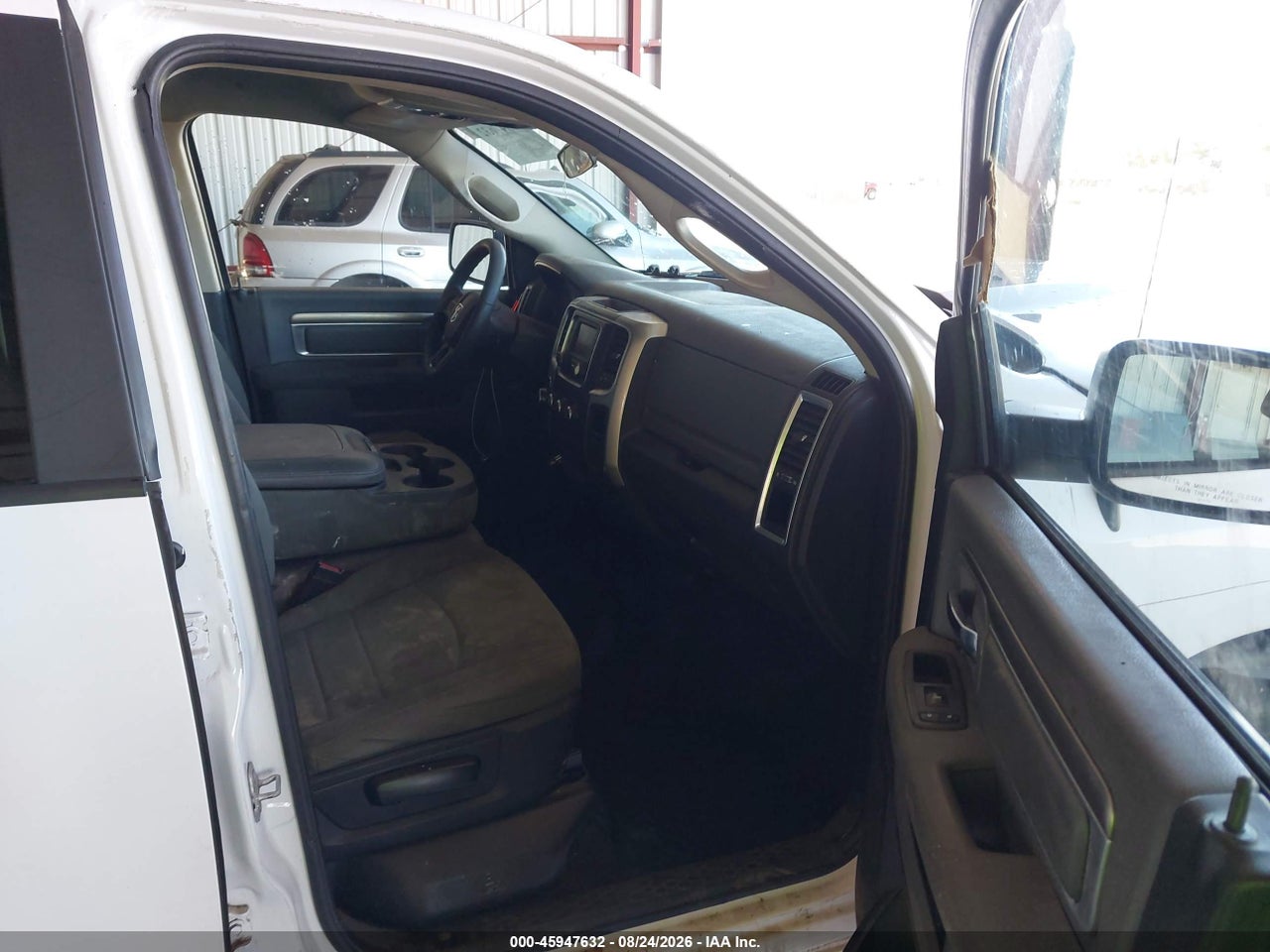 2017 RAM 1500 SLT  4X4 6'4 BOX · 5/11