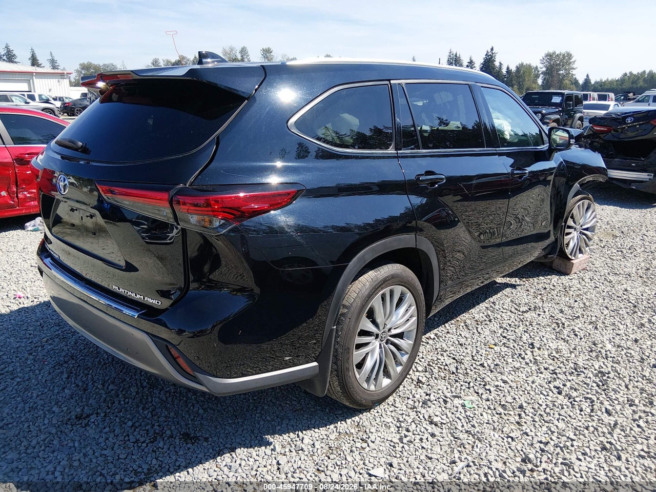 2023 TOYOTA HIGHLANDER PLATINUM · 4/11