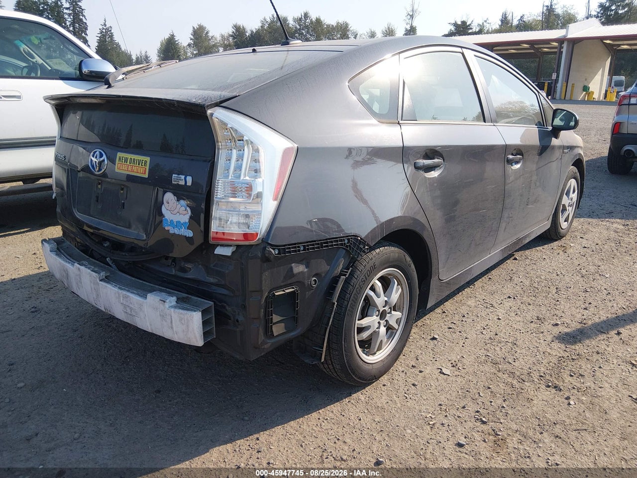 2011 TOYOTA PRIUS FOUR · 4/11