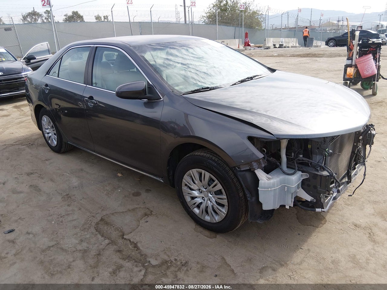 4T1BF1FKXDU****** · 2013 TOYOTA CAMRY LE