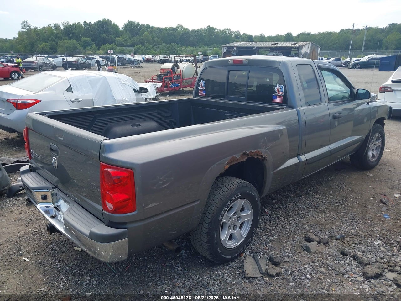 2005 DODGE DAKOTA SLT · 4/11