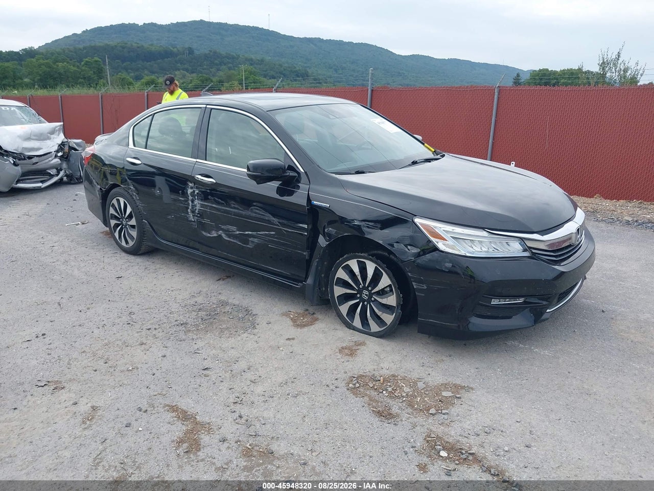 JHMCR6F71HC****** · 2017 HONDA ACCORD HYBRID TOURING