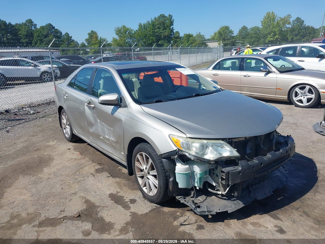 2014 TOYOTA CAMRY XLE · 6/11