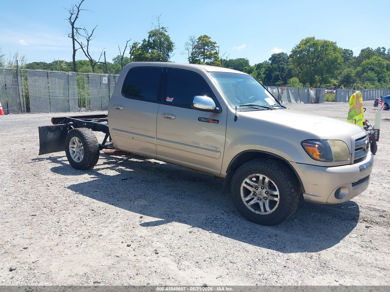 2004 TOYOTA TUNDRA SR5 V8