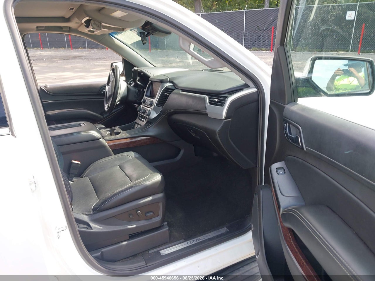 2016 GMC YUKON XL SLT · 5/11