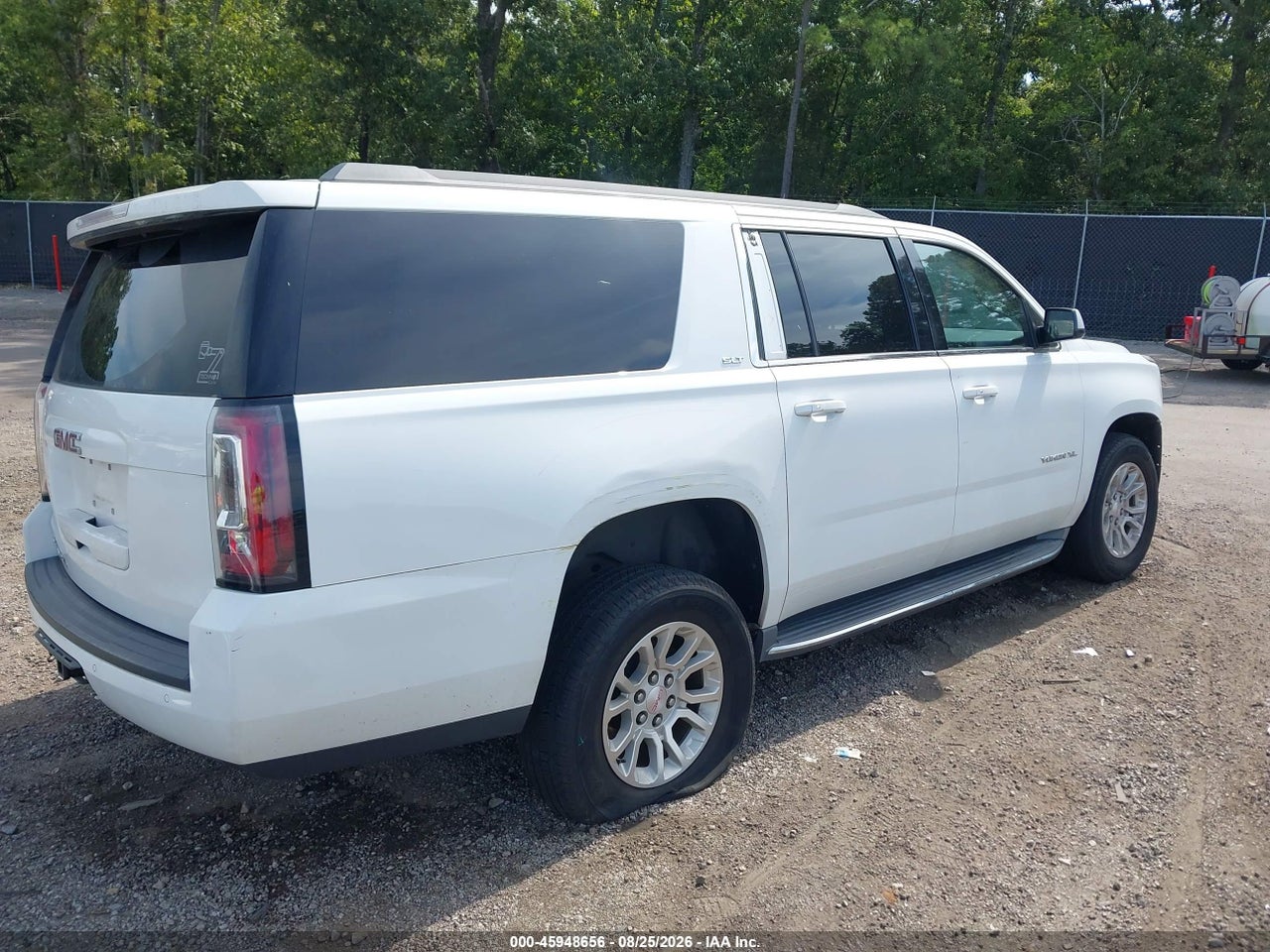 2016 GMC YUKON XL SLT · 4/11