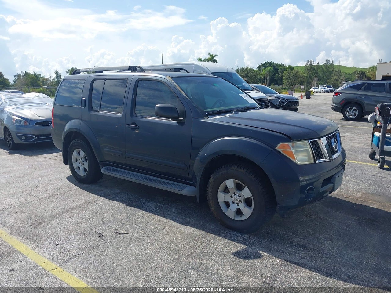 2005 NISSAN PATHFINDER XE