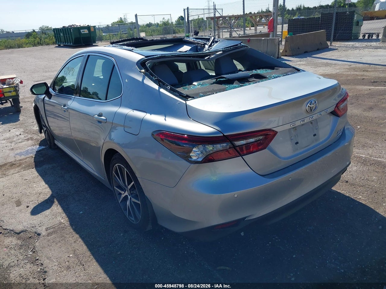 2024 TOYOTA CAMRY XLE · 3/11