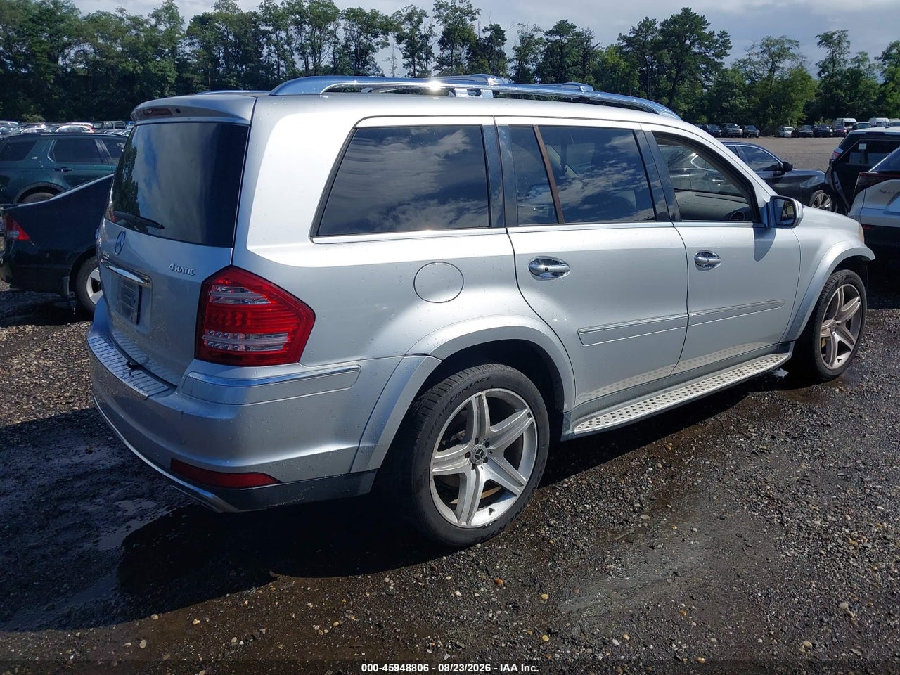 2010 MERCEDES-BENZ GL 550 4MATIC · 4/11