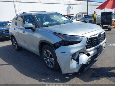 2023 TOYOTA HIGHLANDER HYBRID XLE