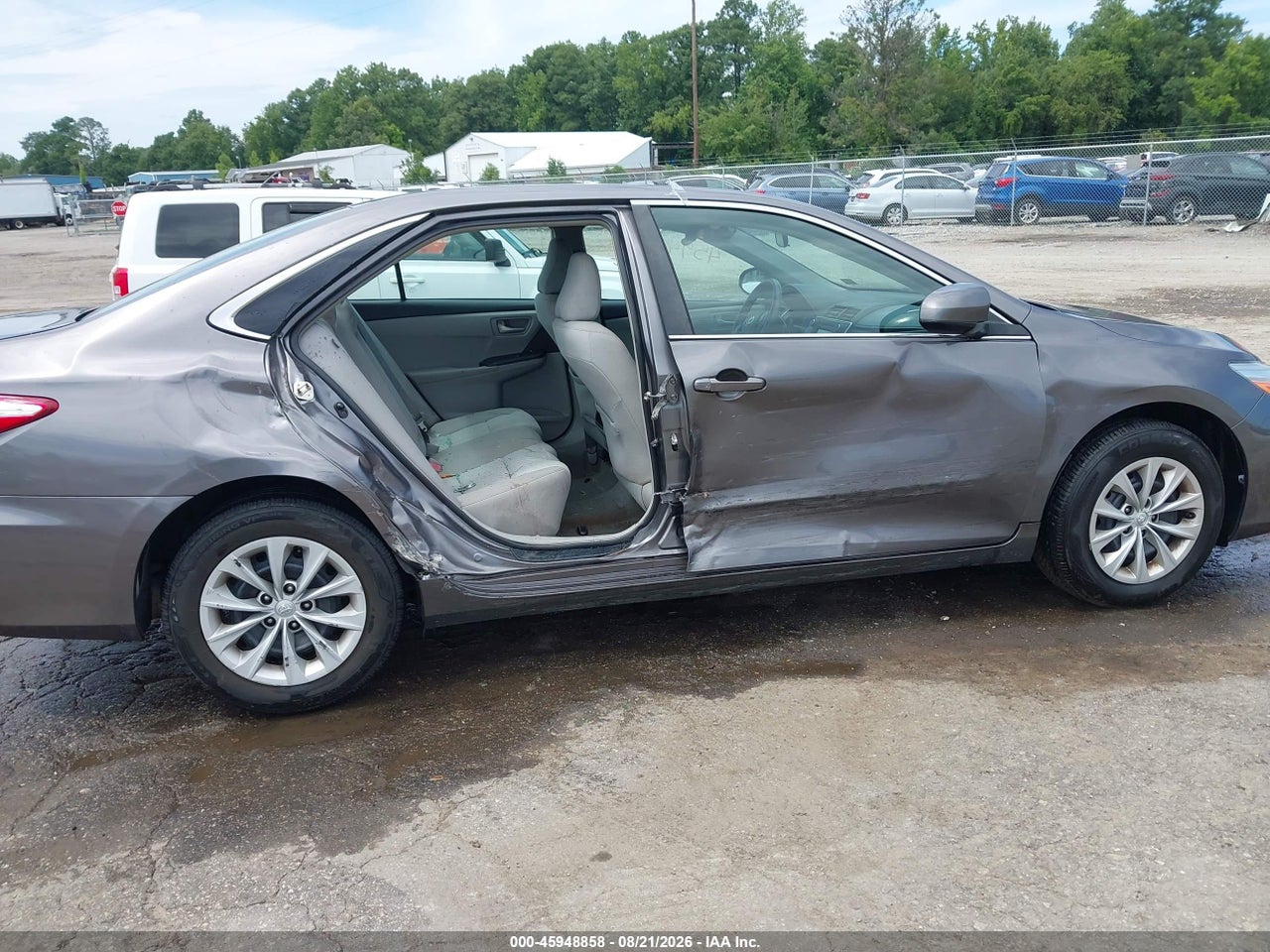 2017 TOYOTA CAMRY LE · 6/11