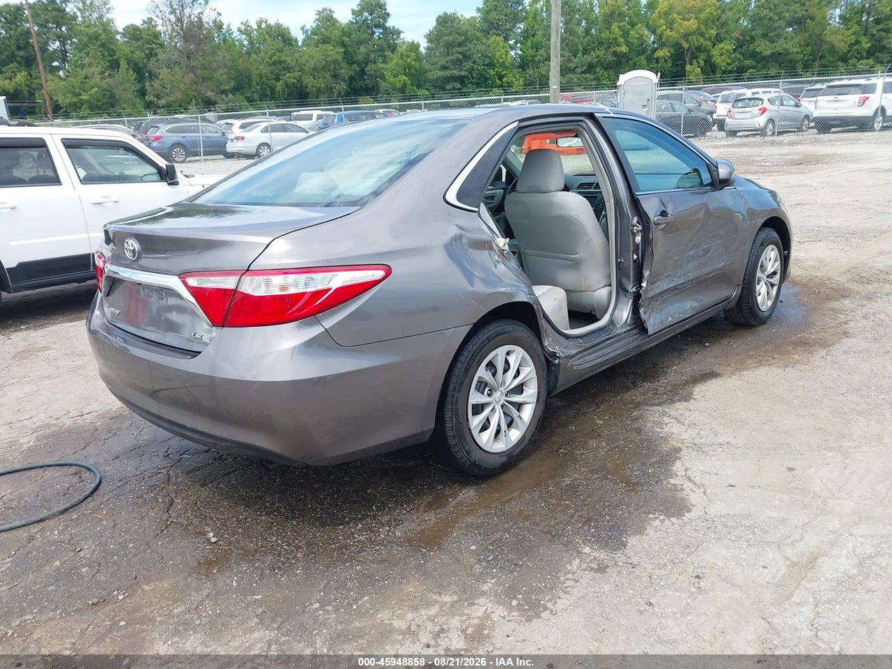2017 TOYOTA CAMRY LE · 4/11
