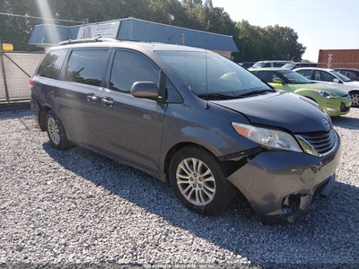 5TDYK3DC0BS****** · 2011 TOYOTA SIENNA XLE V6