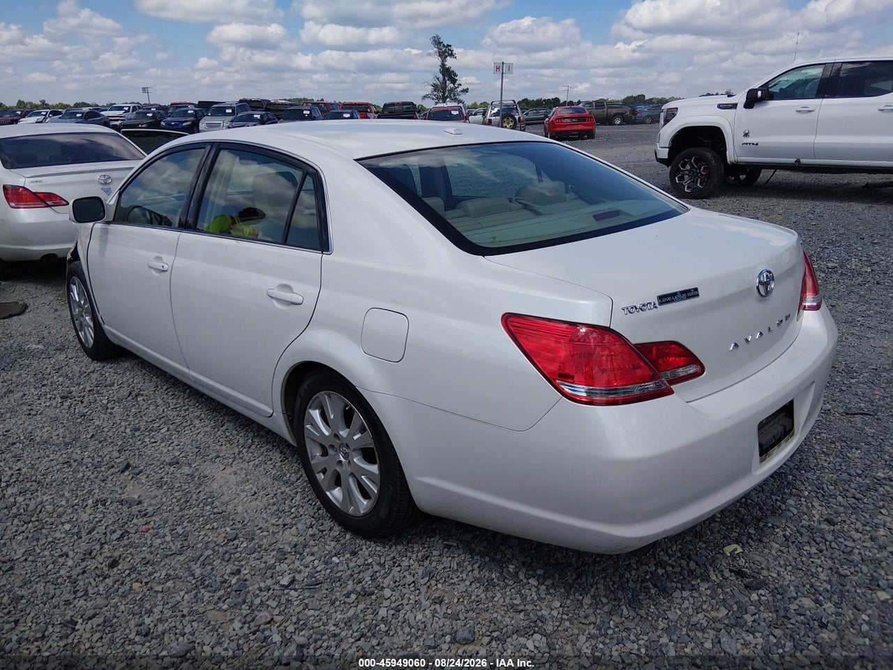 2010 TOYOTA AVALON XLS · 3/11