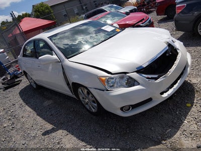 2010 TOYOTA AVALON XLS