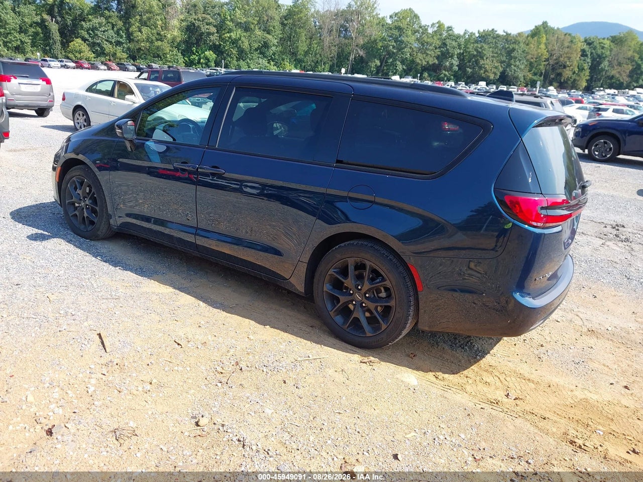 2025 CHRYSLER PACIFICA LIMITED · 3/11