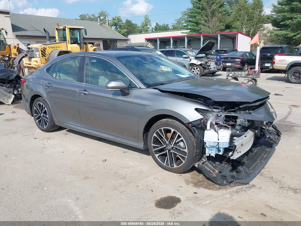 2025 TOYOTA CAMRY XLE