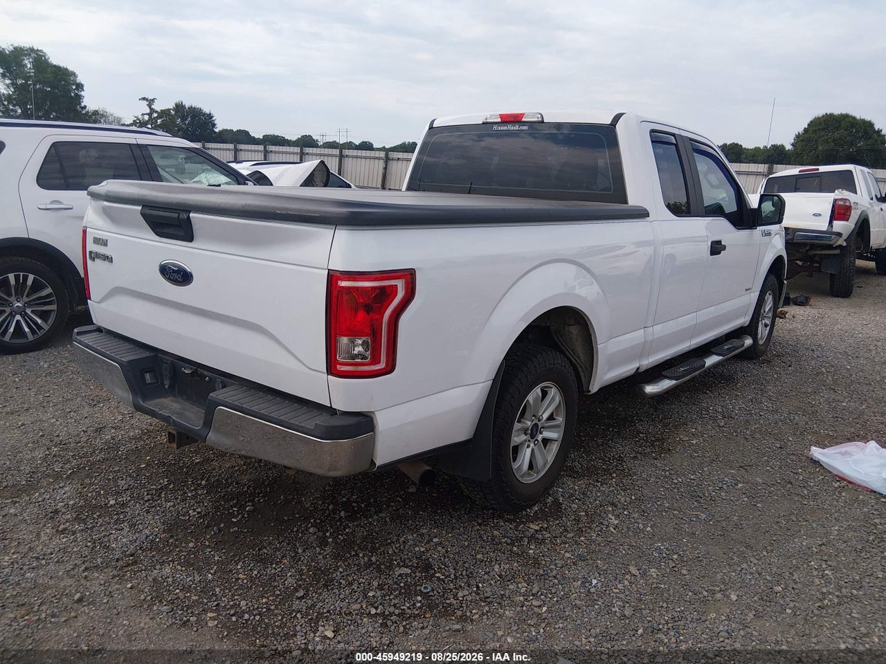 2015 FORD F-150 XL · 4/11